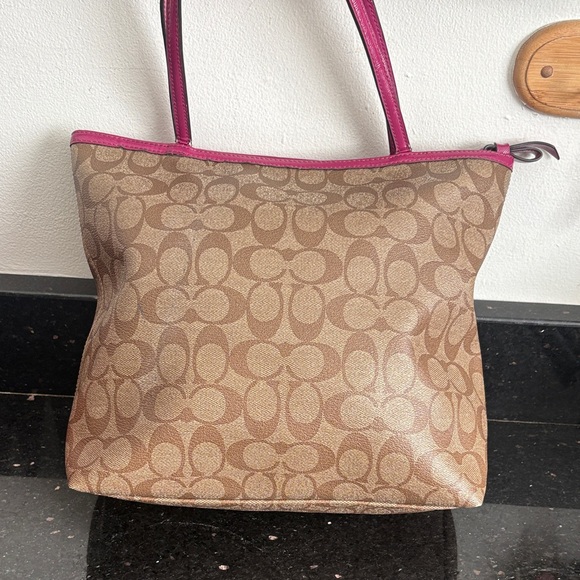 Coach leather bag. - Picture 7 of 13